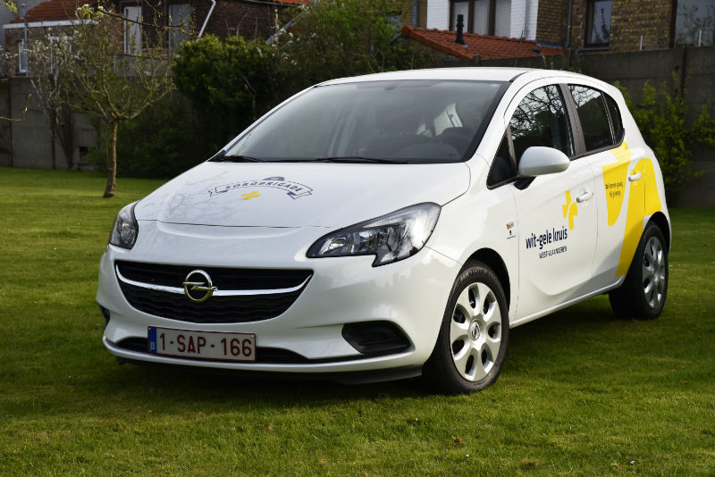 360 Opel Corsa voor de WestVlaamse afdeling van het WitGele Kruis